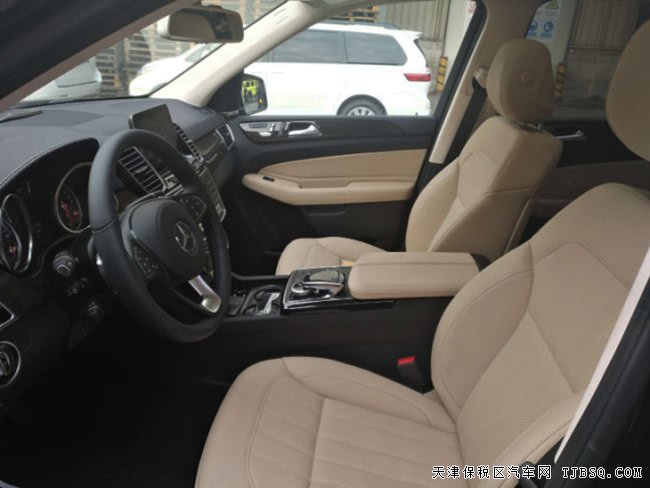 18款奔驰GLS450美规版 全景/外观包/三区空调现车107万