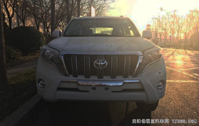 17款丰田霸道4000中东版 18轮/后挂备胎/天窗现车56.5万