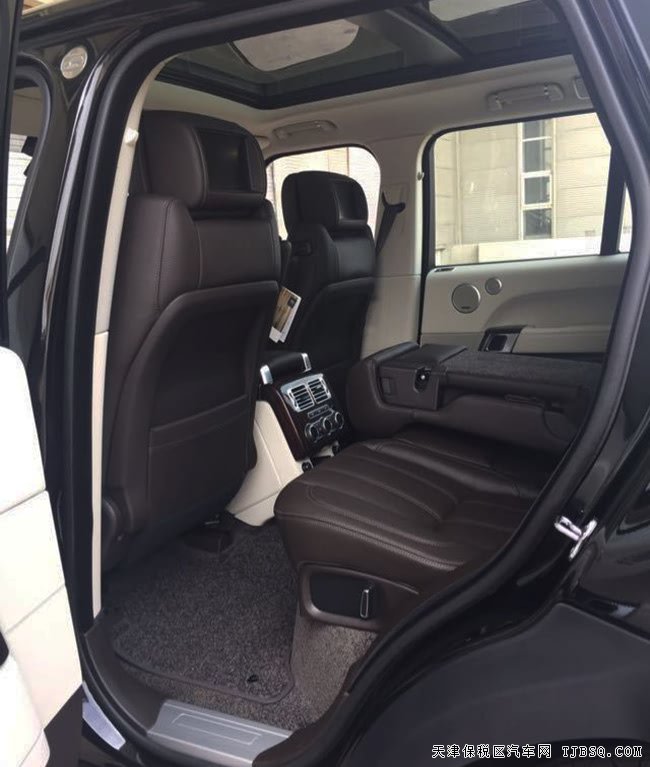 17款路虎揽胜3.0T柴油Vogue版 全景/20轮/电吸现车125万