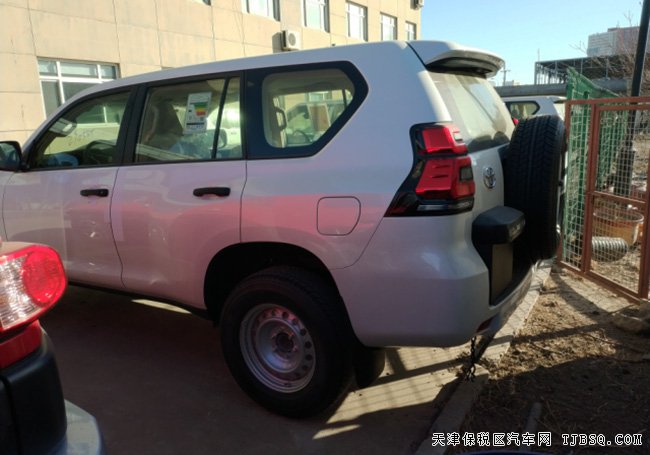 2018款丰田普拉多2700中东版 天窗/外挂备胎现车44.8万