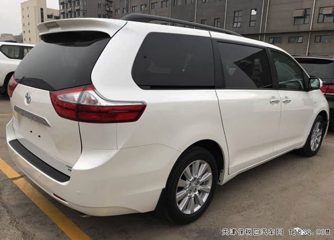 平行进口车17款丰田塞纳四驱顶配版 天津港现车59.8万