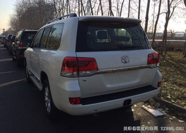 2017款丰田酷路泽4000中东版 天窗/8气囊/七座现车66万