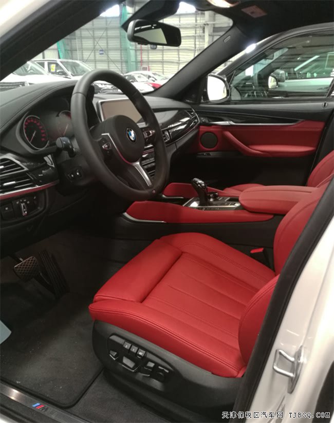 2017款宝马X6M加规版3.0T 平行进口车低价登场
