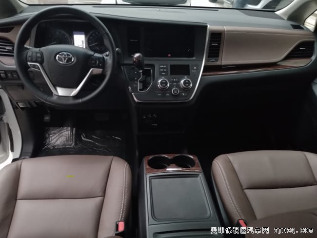 2017款丰田塞纳3.5L四驱顶配版 7座/双天窗现车58.5万