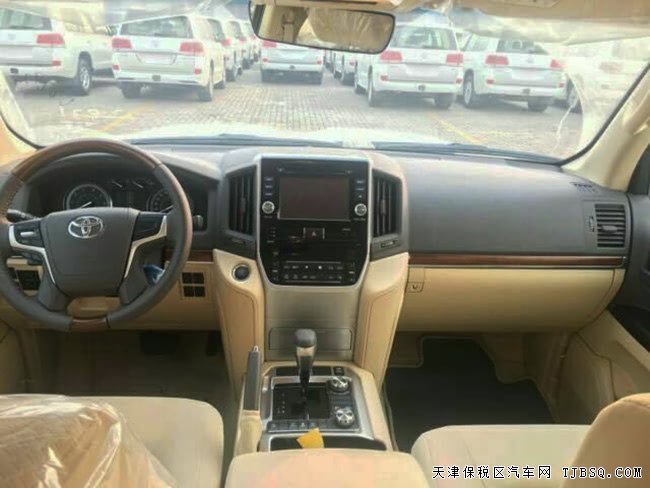 2017款丰田酷路泽4600中东版 7座/8气囊/天窗现车89.3万