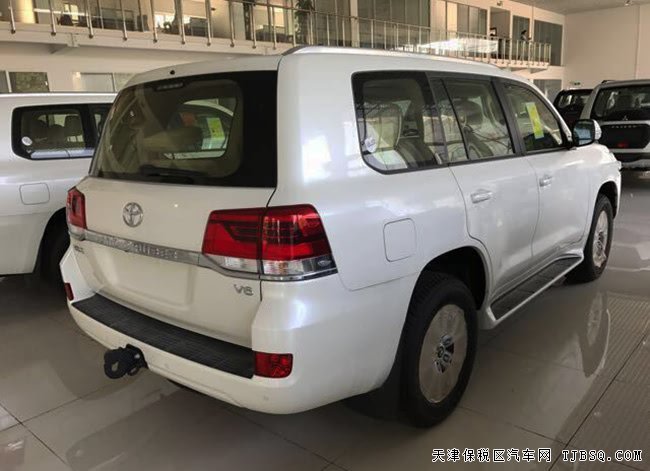 2017款丰田酷路泽4000中东版 天窗/18轮/七座现车67.5万