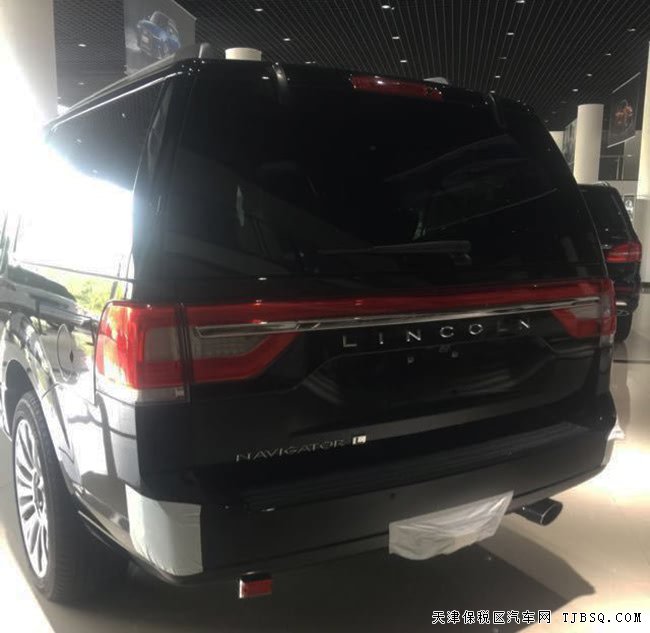 2017款林肯领航员3.5T加规版 20轮/天窗/遥启现车85.5万