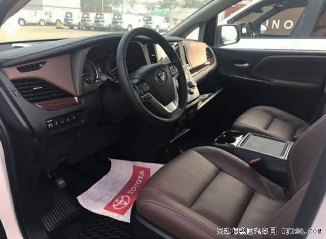 平行进口车17款丰田塞纳四驱顶配版 天津港现车58.5万起
