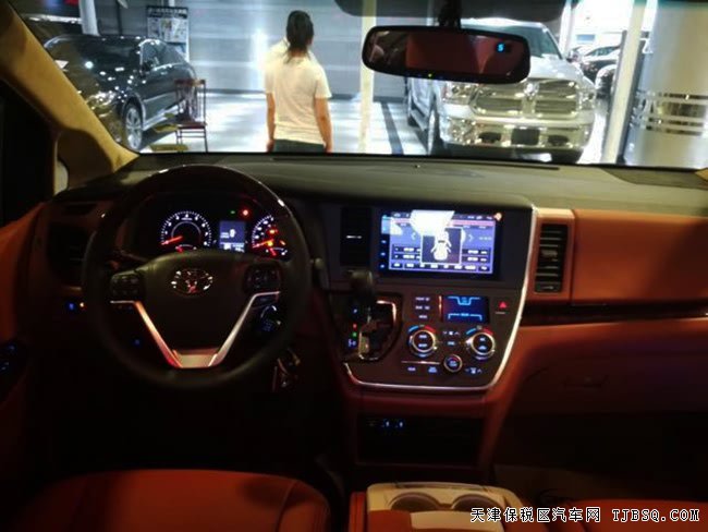2017款丰田塞纳3.5L四驱版MPV 华荣改装版现车59万巨献