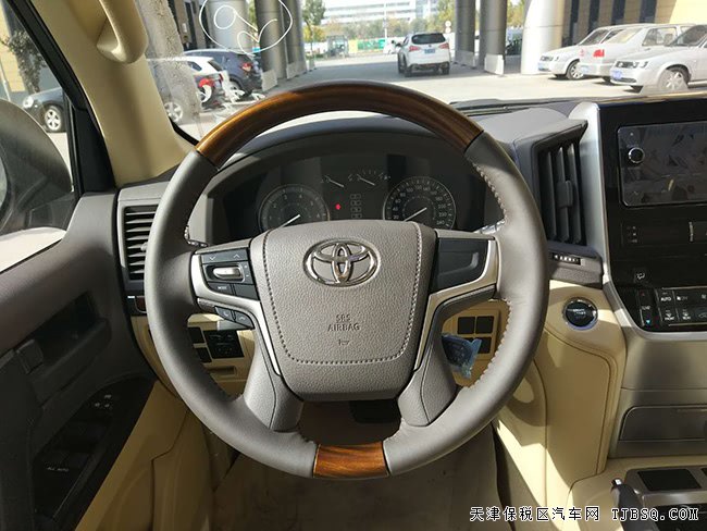 18款丰田酷路泽4000中东版 6速/17轮/底挂备胎现车62万