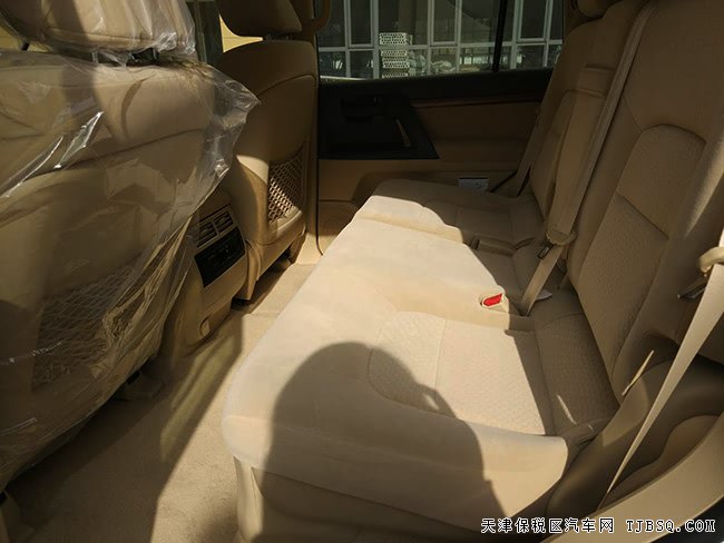 18款丰田酷路泽4000中东版 6速/17轮/底挂备胎现车62万