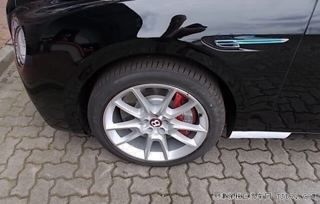 17款宾利飞驰V8S欧规版 20轮/天窗/5座现车271万优惠购