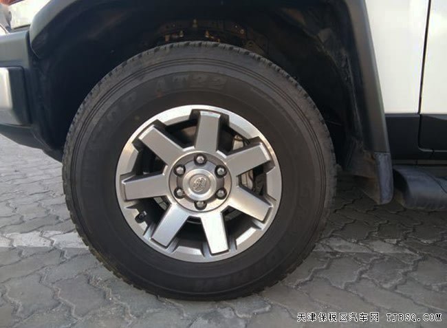 2017款丰田FJ酷路泽4.0L中东版 8气囊/17轮/JBL现车50万