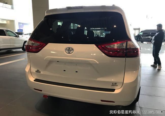 18款丰田塞纳3.5L四驱版 雷达测距/车道辅助现车53.5万
