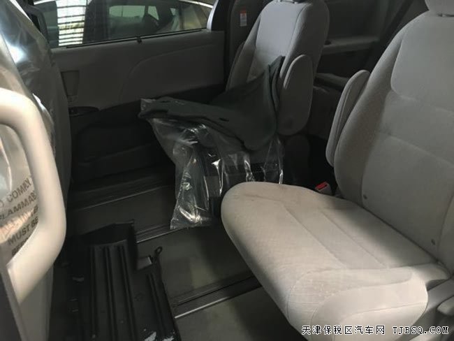 2017款丰田塞纳3.5L四驱标配版 电动门/18轮现车46.5万