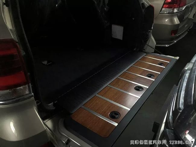 2018款丰田兰德酷路泽5700中东版 现车魅力无限