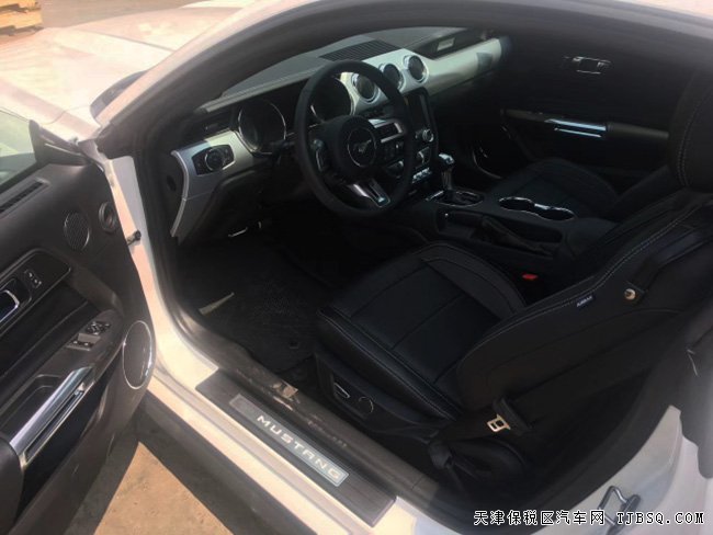 2018款福特野马2.3T加规版 美式肌肉跑车绚丽来袭