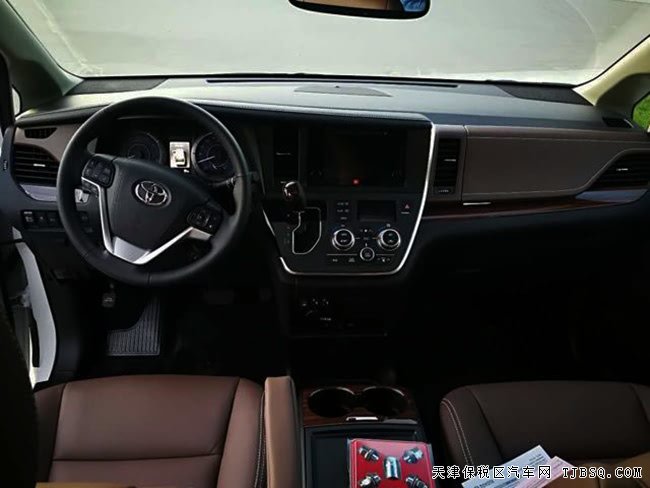 平行进口车17款丰田塞纳商务车 天津港现车热卖