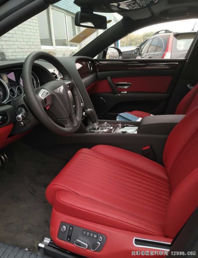 2017款宾利飞驰V8S欧规版 4.0T轿车现车尊享奢华