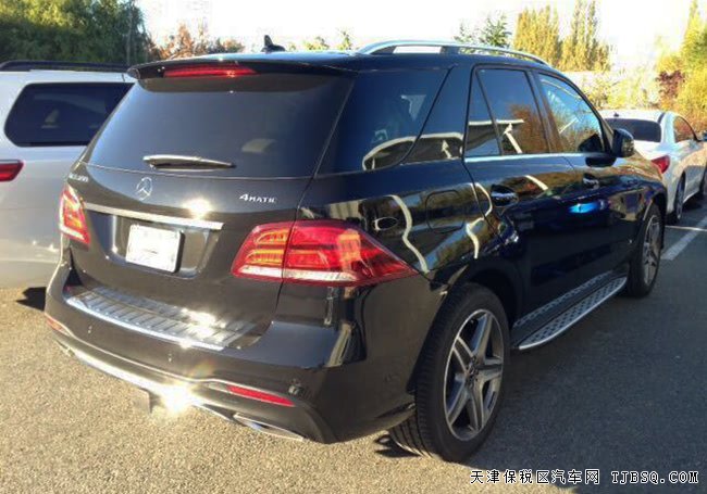 2018款奔驰GLE400加规版 AMG包围/20轮/天窗现车83万优享