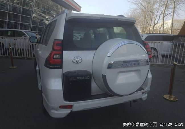 18款丰田霸道2700中东版 前后包围/后挂/天窗现车46.2万