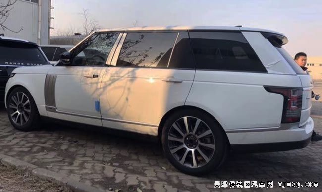 2017款路虎揽胜3.0T柴油创世加长版 21轮/四座现车151万