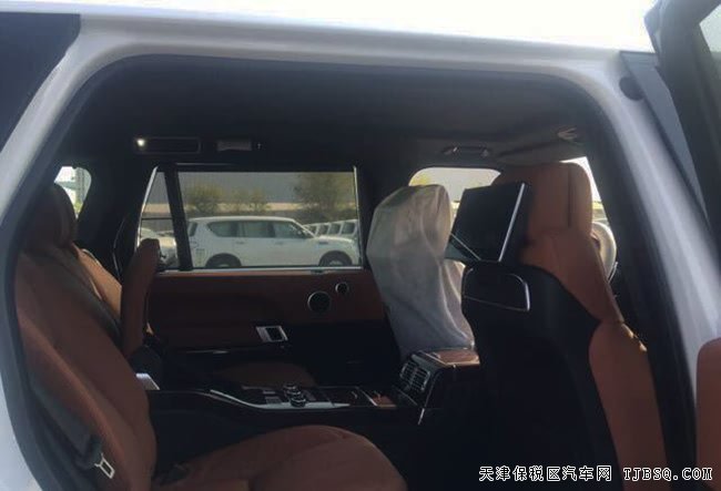 17款路虎揽胜3.0T柴油加长版 创世包/4座/21轮现车149万