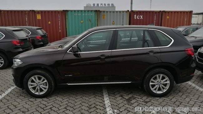 2017款宝马X5中东版 18轮/全景天窗/液晶仪表现车68万