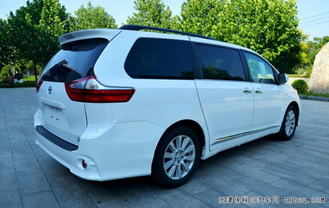 2017款丰田塞纳3.5L四驱版商务MPV 18轮/电动门现车56万