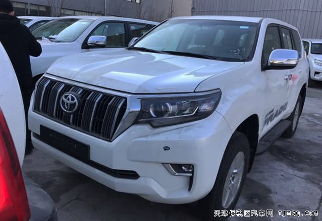 18款丰田霸道2700中东版 后挂备胎/17铝轮/天窗现车47万