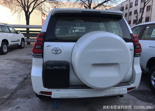 18款丰田霸道2700中东版 后挂备胎/17铝轮/天窗现车47万