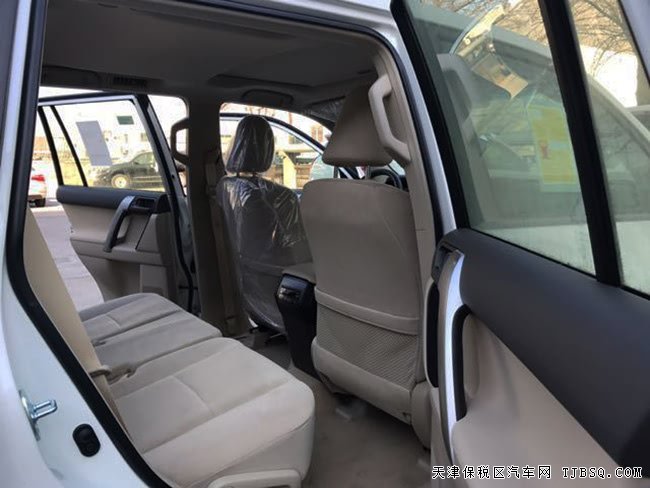 18款丰田霸道2700中东版 后挂备胎/17铝轮/天窗现车47万