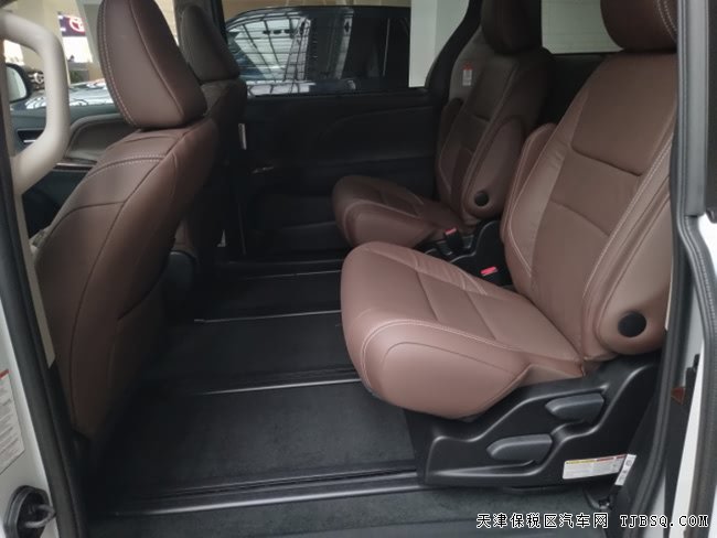 17款丰田塞纳3.5L四驱顶配版 JBL/双天窗/电动门现车58万