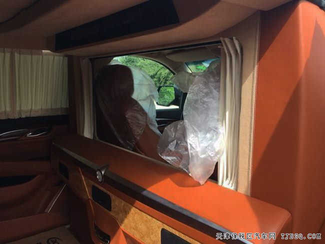 平行进口车17款凯迪拉克凯雷德 加规版现车142万酬宾巨献