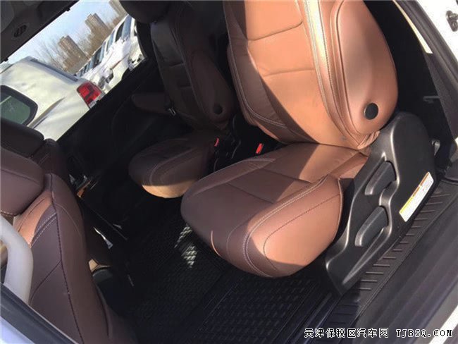 2018款丰田塞纳3.5L四驱版顶配 平行进口乐享折扣