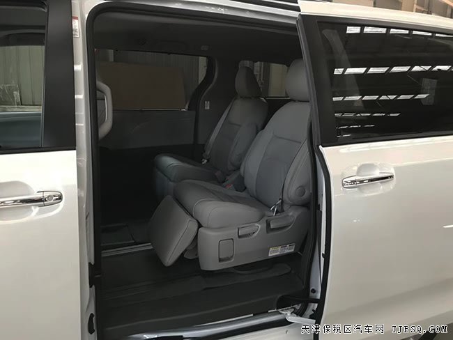 2017款丰田塞纳3.5L两驱版XLE 天窗/18轮/真皮现车46万