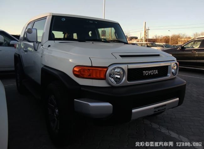 2017款丰田FJ酷路泽4.0L中东版 经典复古SUV现车45万购