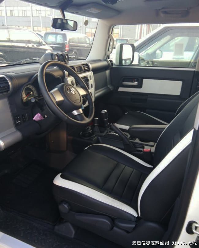 2017款丰田FJ酷路泽4.0L中东版 经典复古SUV现车45万购