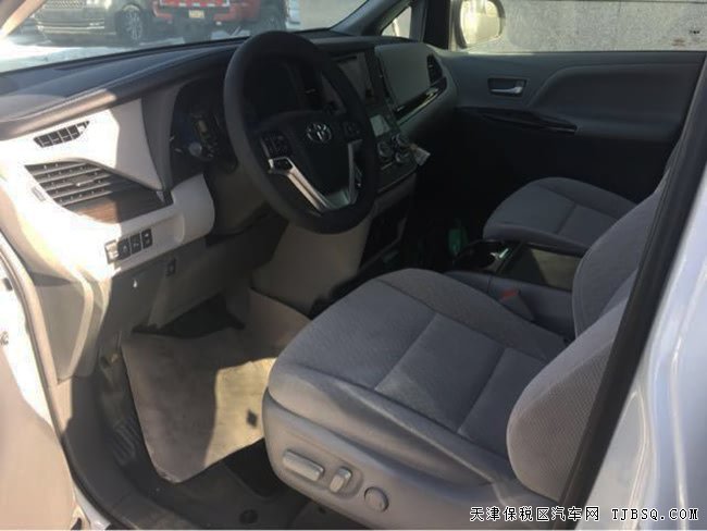 2017款丰田塞纳3.5L两驱版 八座/17轮/电动门现车42.5万