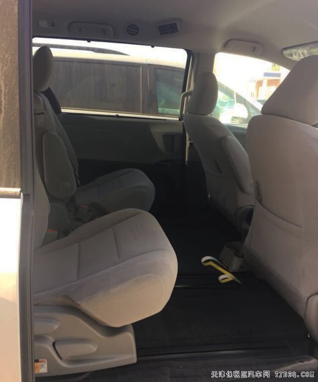 2017款丰田塞纳3.5L两驱版 八座/17轮/电动门现车42.5万