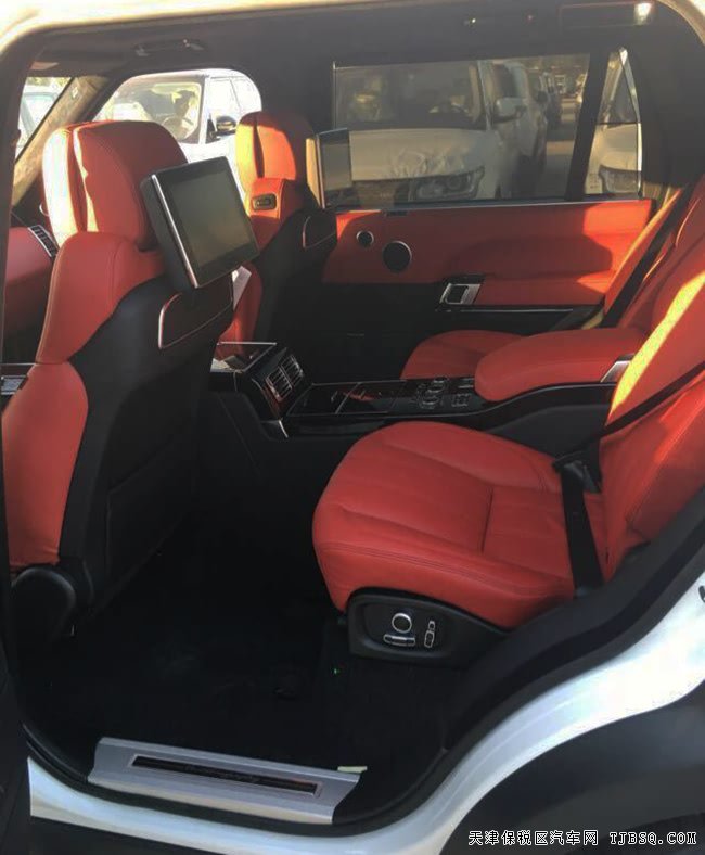 17款路虎揽胜柴油创世加长版 4座/21轮/创世包现车146万