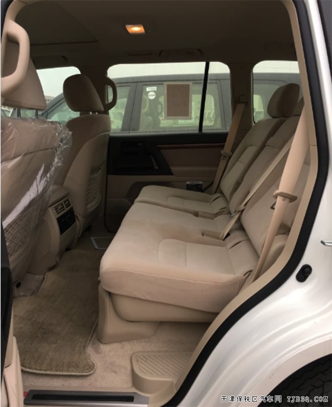 2018款丰田酷路泽4600中东版 8气囊/7座/天窗现车92.3万