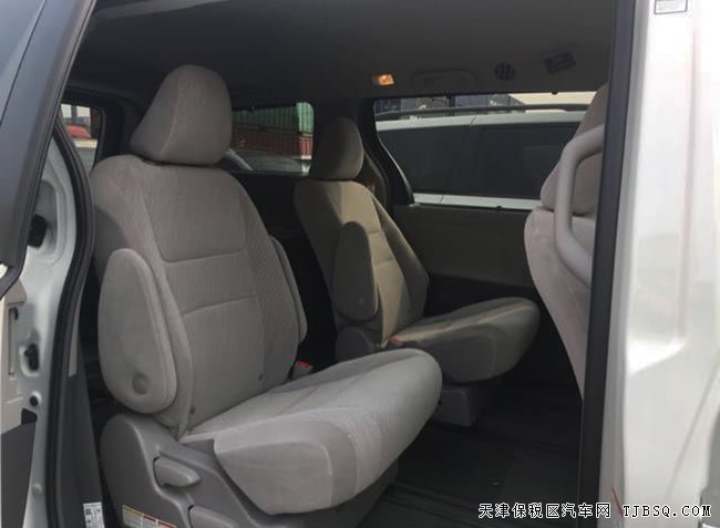 2018款丰田塞纳3.5L四驱标配版 雷测/7座/18轮现车52万