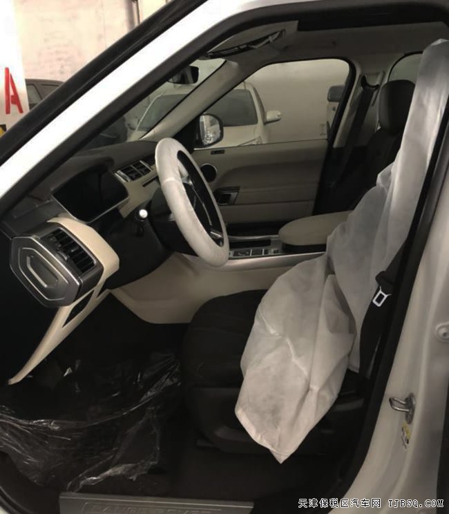 17款路虎揽胜运动柴油版 滑动全景天窗/20轮现车84.5万