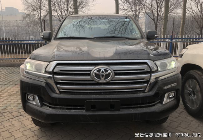 2018款丰田酷路泽4600中东版 7座/8气囊/天窗现车93.7万