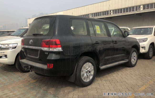 2018款丰田酷路泽4600中东版 7座/8气囊/天窗现车93.7万