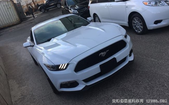 2017款福特野马2.3T加规版 19熏黑轮/性能包现车31.3万