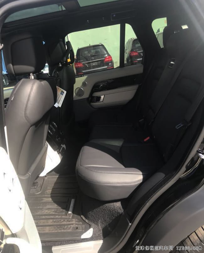 18款路虎揽胜3.0T行政汽油版 全景天窗/20铝轮现车132万