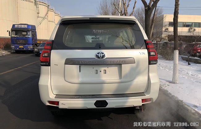 2018款丰田普拉多2700中东版 底挂/天窗/七座现车44.5万