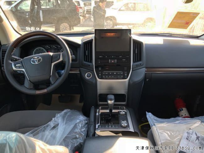 2018款丰田酷路泽4000中东版 18轮/七座/天窗现车68.6万